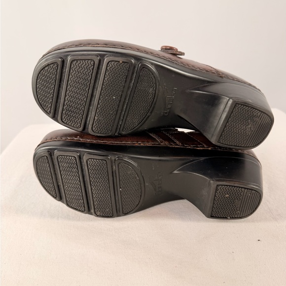 Dansko Solstice Leather Button Strap Slip On Clog Shoe in Brown Size 7 or 37 - Picture 6 of 7